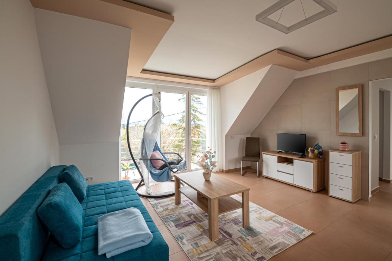 Roze Blue Design Apartments Csopak Ngoại thất bức ảnh