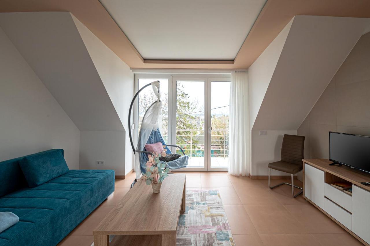 Roze Blue Design Apartments Csopak Ngoại thất bức ảnh