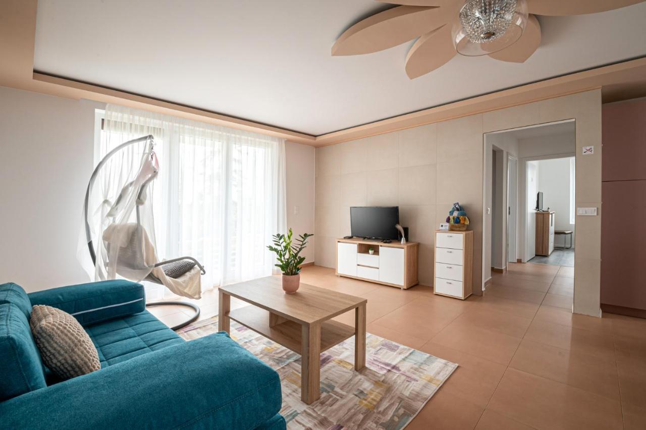Roze Blue Design Apartments Csopak Ngoại thất bức ảnh